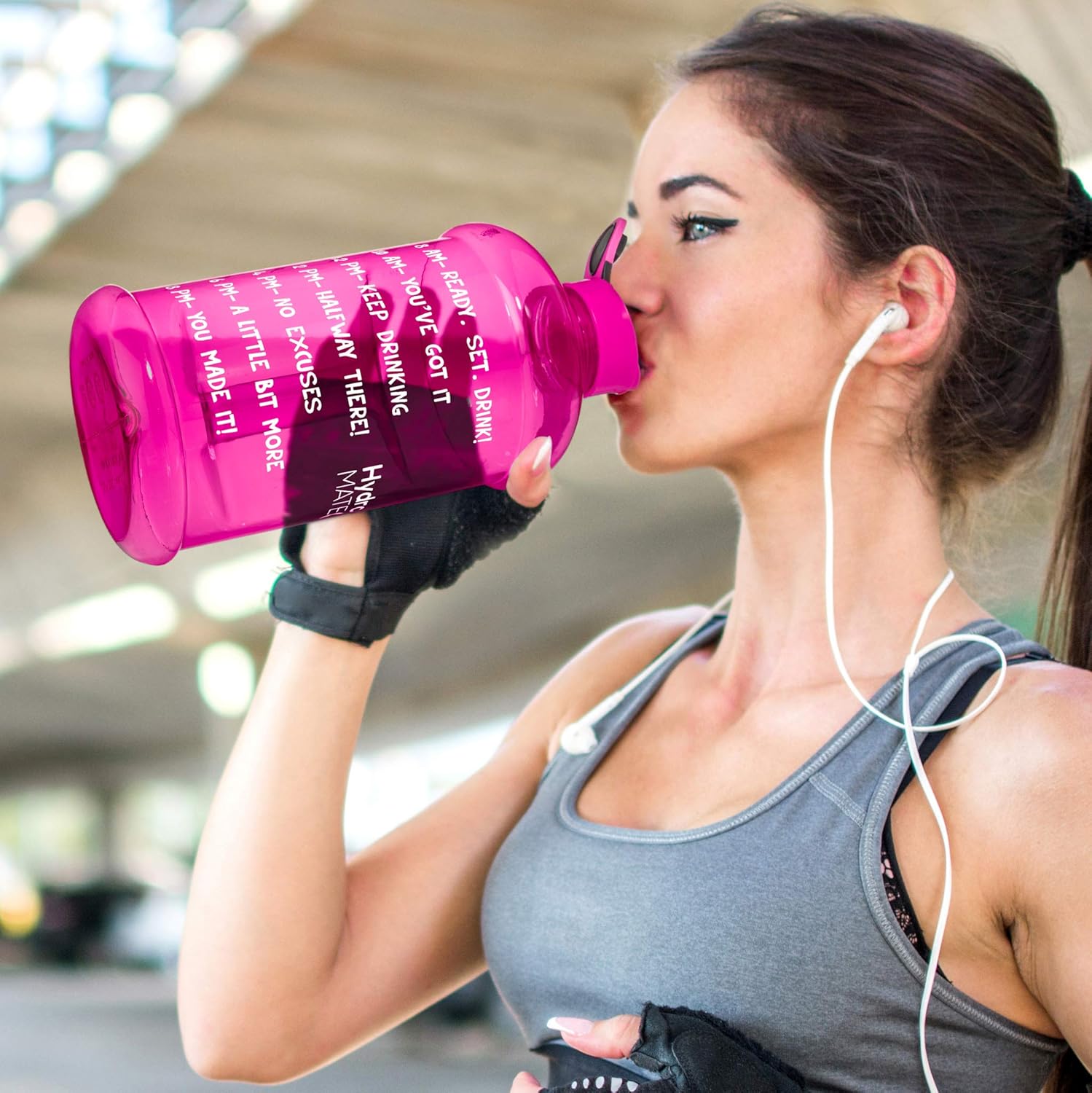 Hydromate Half Gallon Water Bottle with Times to Drink BPA Free Leak Proof Reusable Jug with Handle 64 Oz